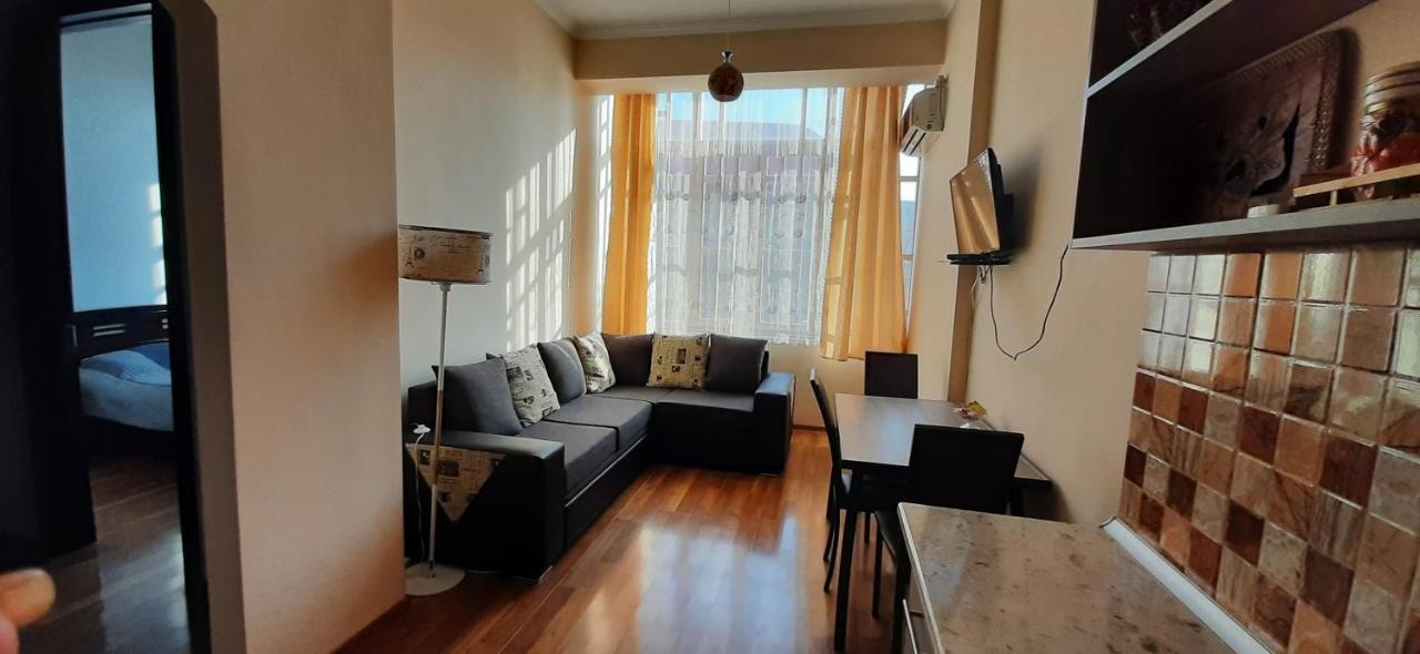 Apartment On Aleksandr Pushkin Street Tbilisi ภายนอก รูปภาพ