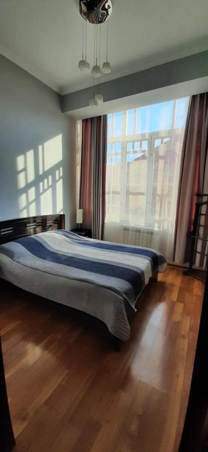 Apartment On Aleksandr Pushkin Street Tbilisi ภายนอก รูปภาพ