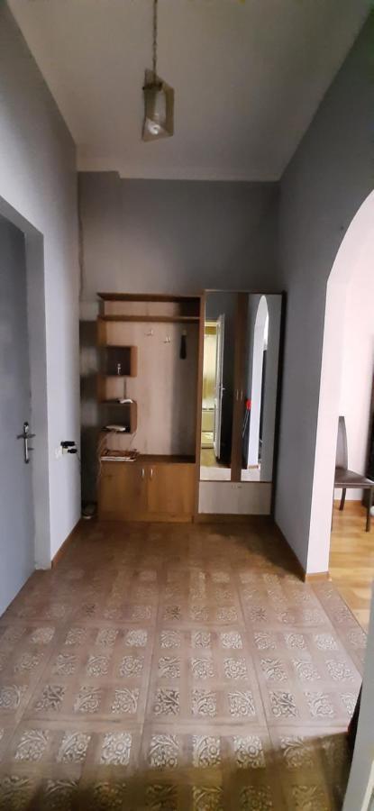 Apartment On Aleksandr Pushkin Street Tbilisi ภายนอก รูปภาพ