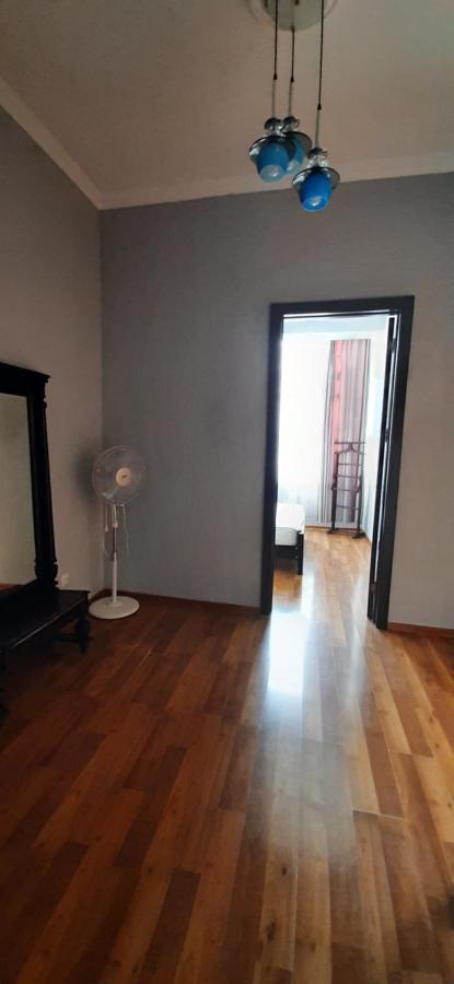 Apartment On Aleksandr Pushkin Street Tbilisi ภายนอก รูปภาพ