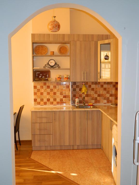 Apartment On Aleksandr Pushkin Street Tbilisi ภายนอก รูปภาพ